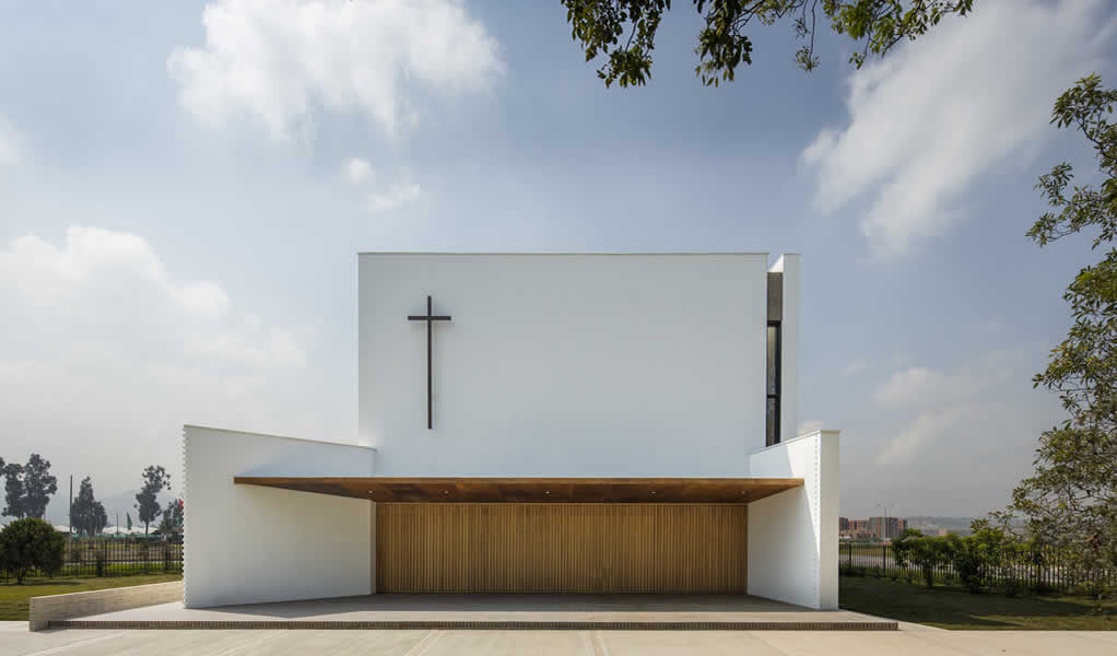Iglesia Santa Cecilia / FBD Arquitectura y Diseño Urbano + Verónica López