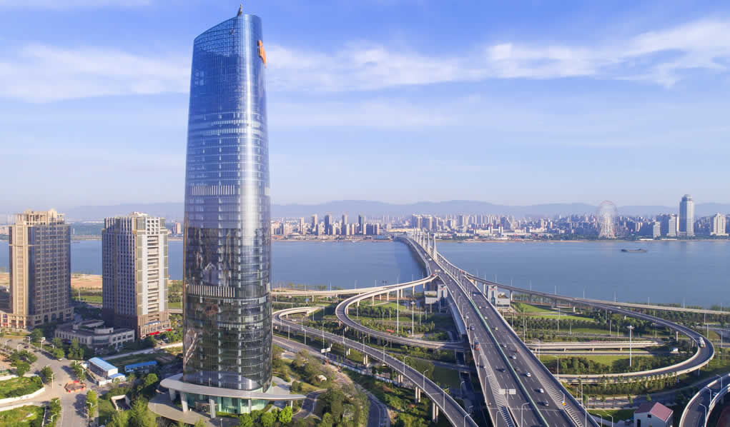 Nanchang Sinic Center / Shanghai Tianhua Architecture Planning & Engineering