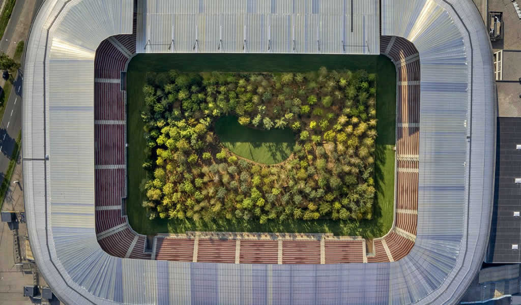 Este estadio en Austria se transformó en un bosque gigante