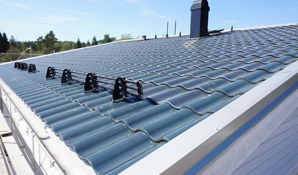 ¿Cómo funcionan las tejas solares fotovoltaicas?