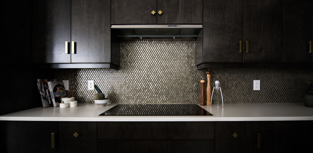 Mosaico vítreo: la tendencia de decoración en el hogar para baños y cocinas