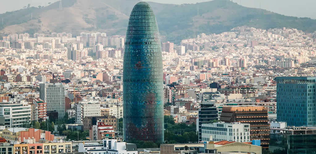 El rascacielos más famoso de Barcelona abrirá un mirador de 360º de la ciudad