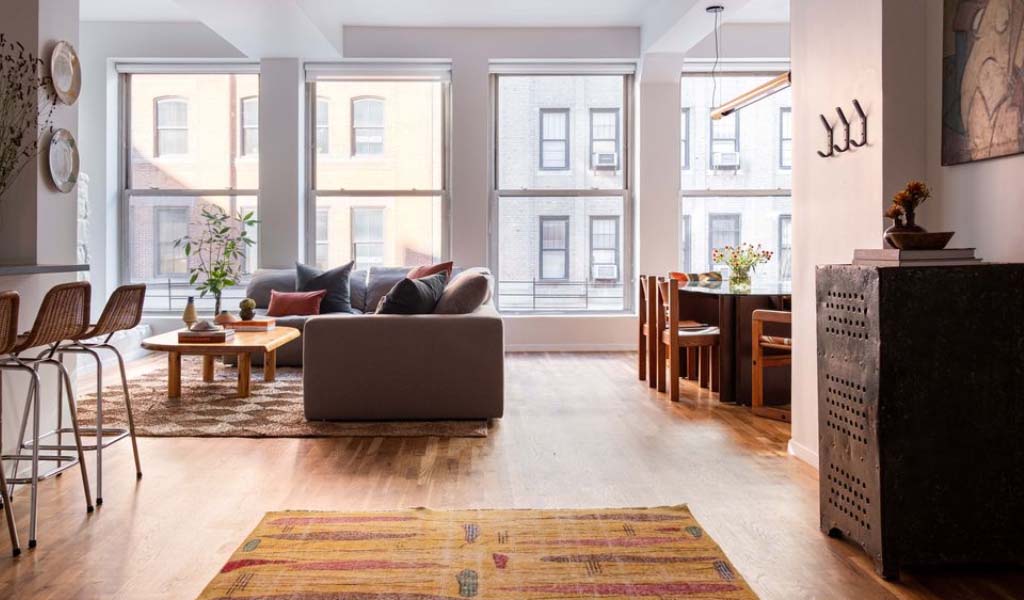 Piezas antiguas abundan en este tranquilo apartamento de Tribeca por Lauren Waters