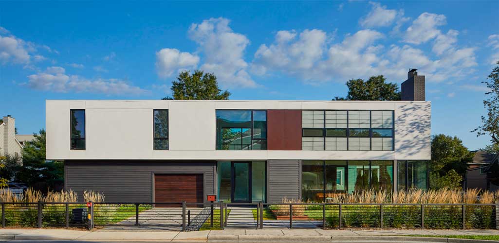 Robert Gurney crea North Adams House para un sitio suburbano cerca de Washington DC