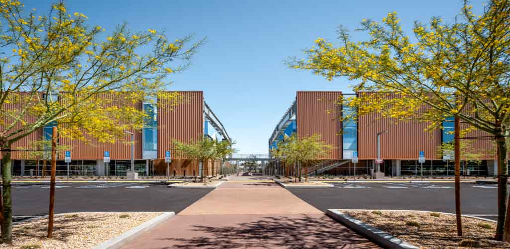 SPF Architects crea el Obama Sports Complex a partir de estructuras metálicas prediseñadas