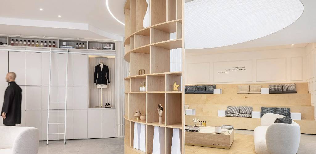 Conozca la acogedora sala que KOT Architects diseñó para Dior