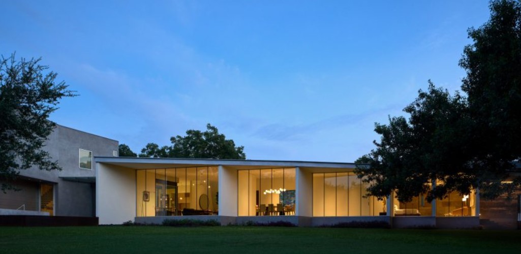 Casa Escuda: Una edificación de aspecto triangular diseñada por Tobin Smith Architect