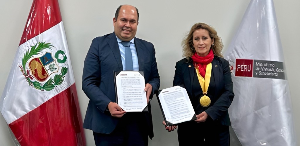 Colegio de Arquitectos del Perú y Ministerio de Vivienda firman importante convenio