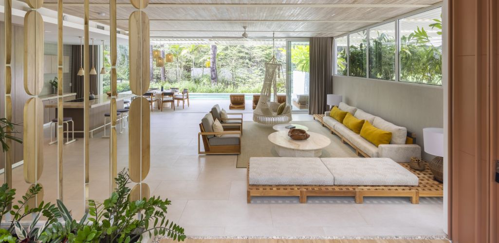 Arquitectura ligera, aireada y tropical moderna por Studio Saxe