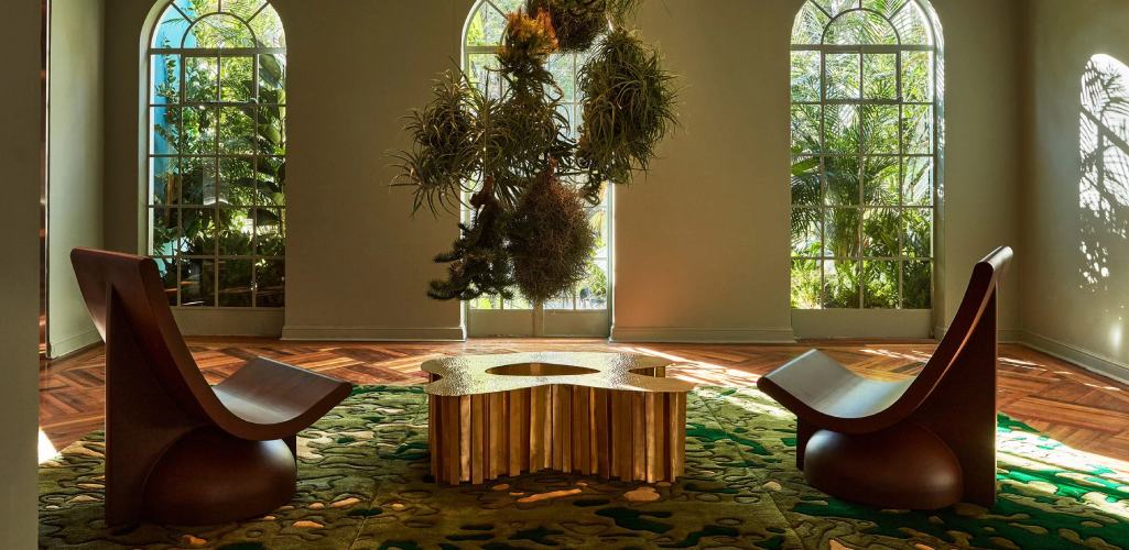 Diseñadores colombianos transforman una casa de Bogotá en una increíble exposición de muebles