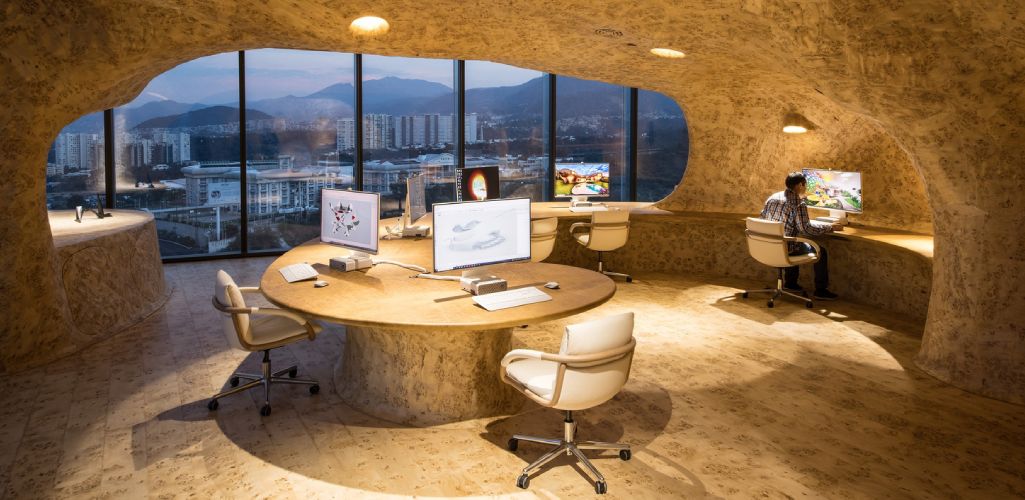 Oficina Cueva en el rascacielos: Inspiración y humanización en el diseño de Javier Senosiain