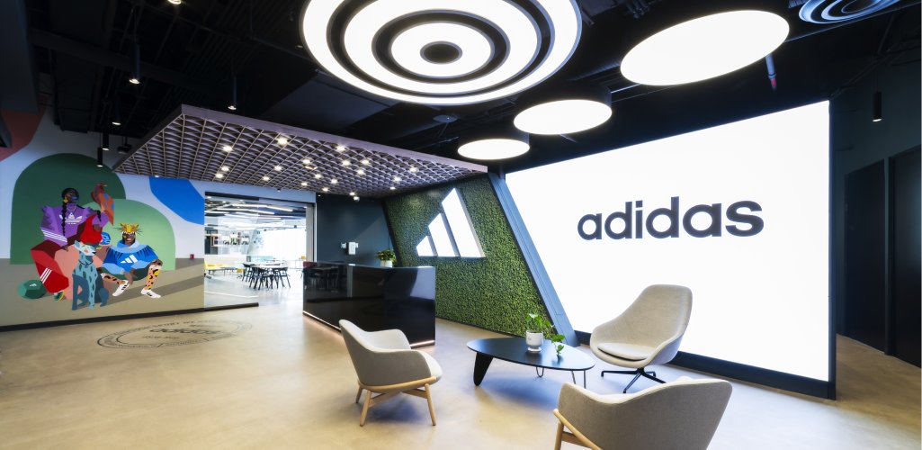 Proyecto Corporativo: Oficinas de Adidas por Oxígeno Arquitectura