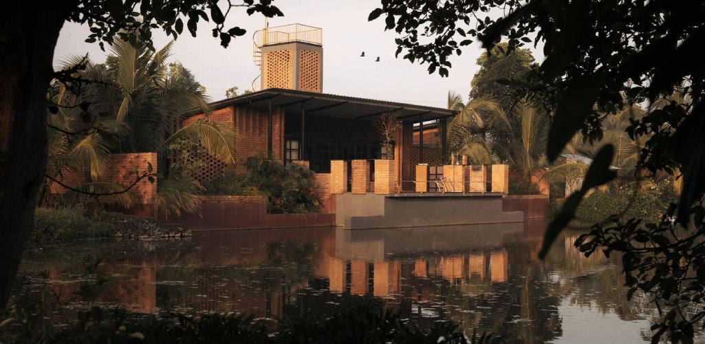 Casa junto al lago por Studio Prakriya